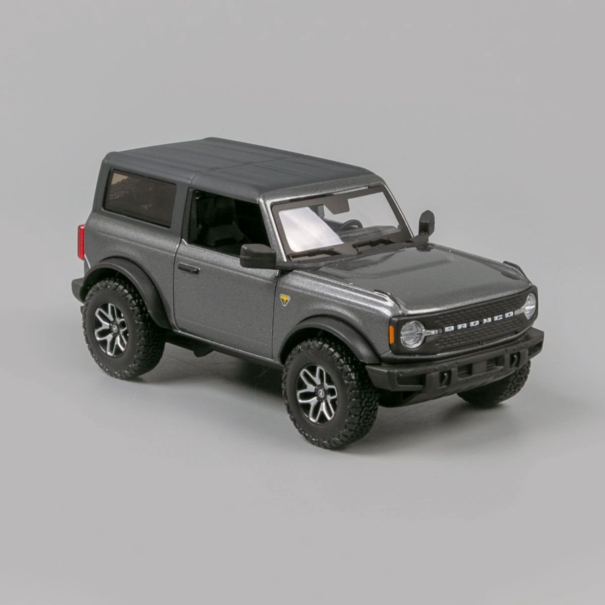 Maisto: 1:24 Ford Bronco Badlands 2021 Flat Dark Grey купить,NaN