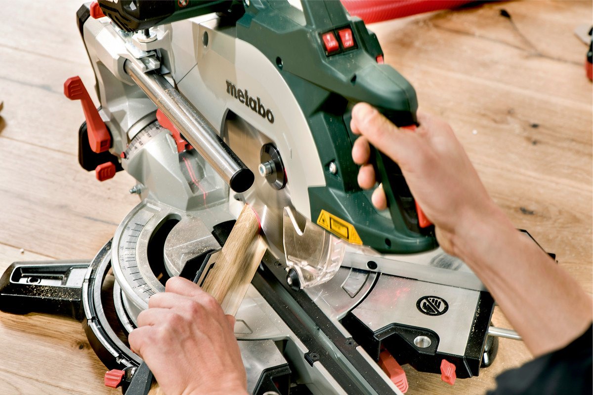 Пила торцовочная Metabo 612216000 купить,NaN