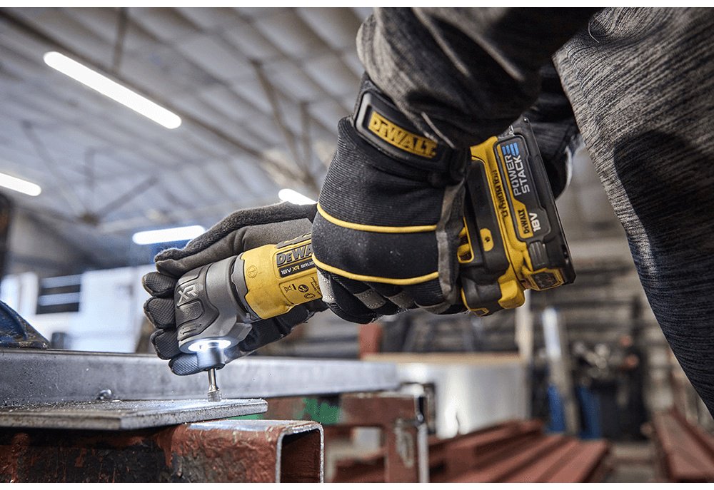 Шлифмашина полировальная DeWALT DCG421N-XJ купить,NaN
