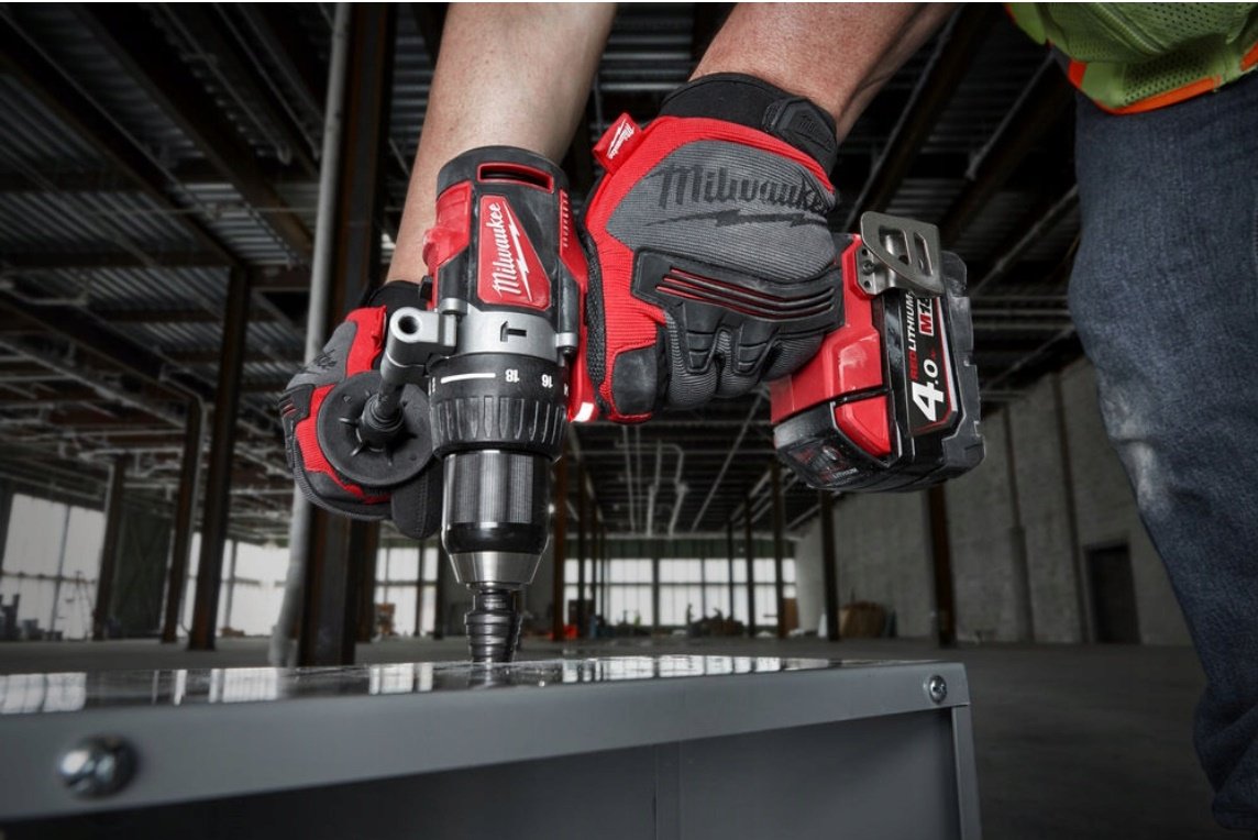 Дрель-шуруповерт Milwaukee M18 BLPD2-501B 4933500775 купить,NaN