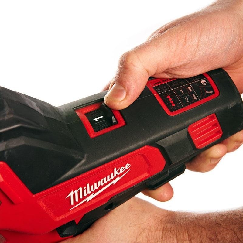 Щипцы для резки и зачистки проводов Milwaukee M12 CC-0 4933431600 купить,NaN