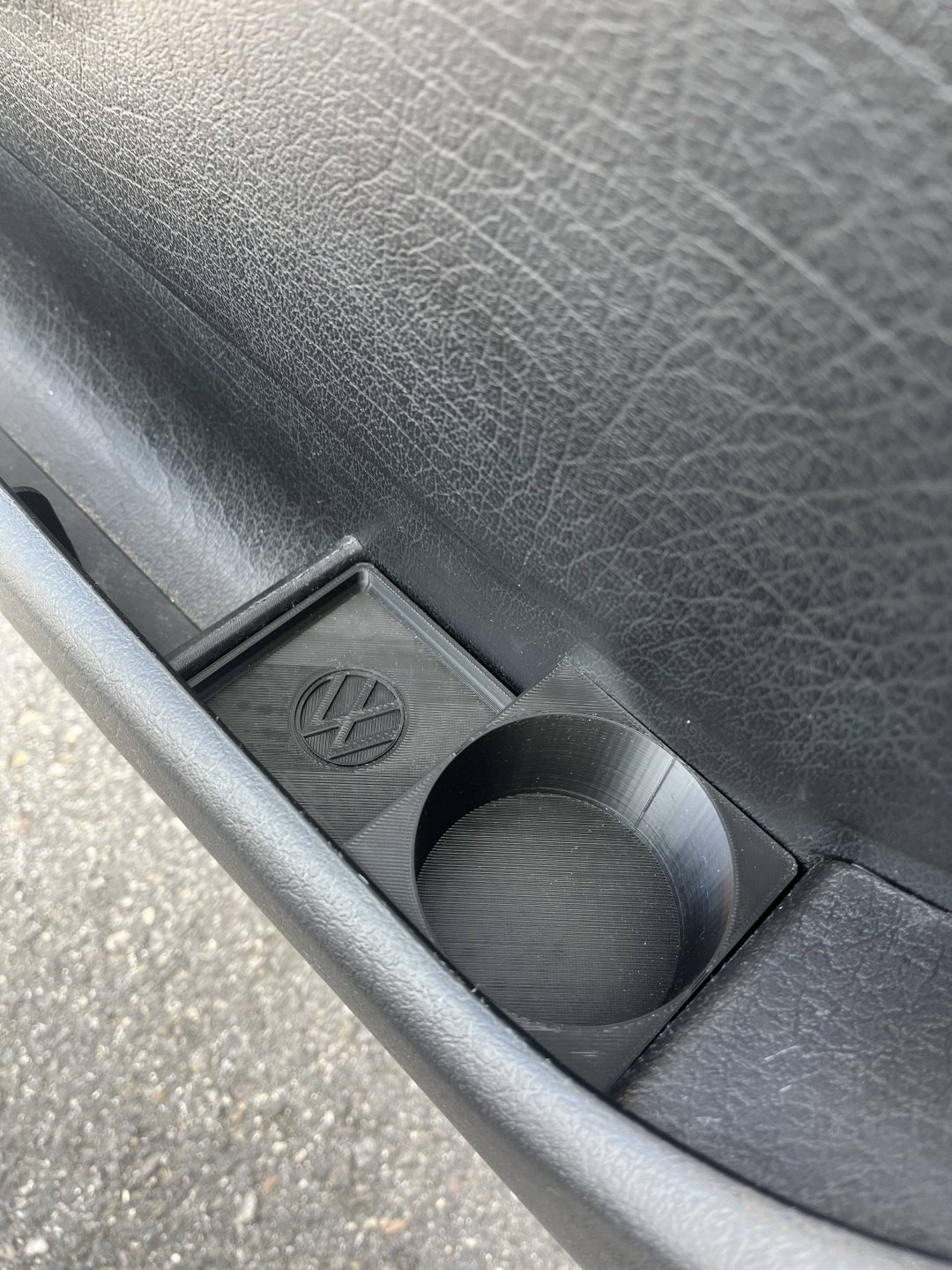 VW Golf3 подстаканник правый
