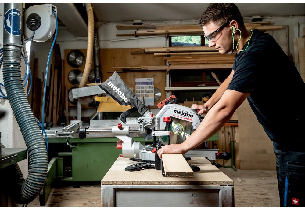 Пила торцовочная Metabo KGS 18 LTX BL 254 (614254850) купить,NaN