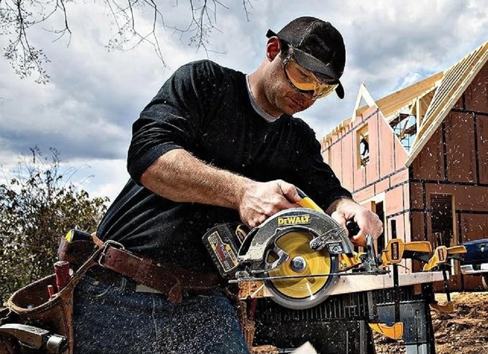 DeWALT очки закрытые DPG82-11D черный, желтый купить,NaN