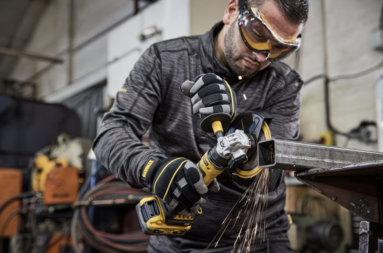 Шлифмашина угловая DeWALT Dewalt dcg404N купить,NaN