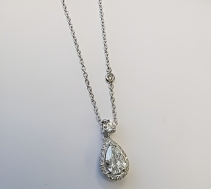 Колье Damiani 16907 5,37гр 0,70 крт купить,NaN