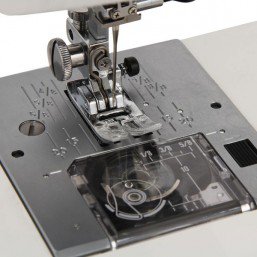 Электромеханическая швейная машина Janome 7524E белая  купить,NaN