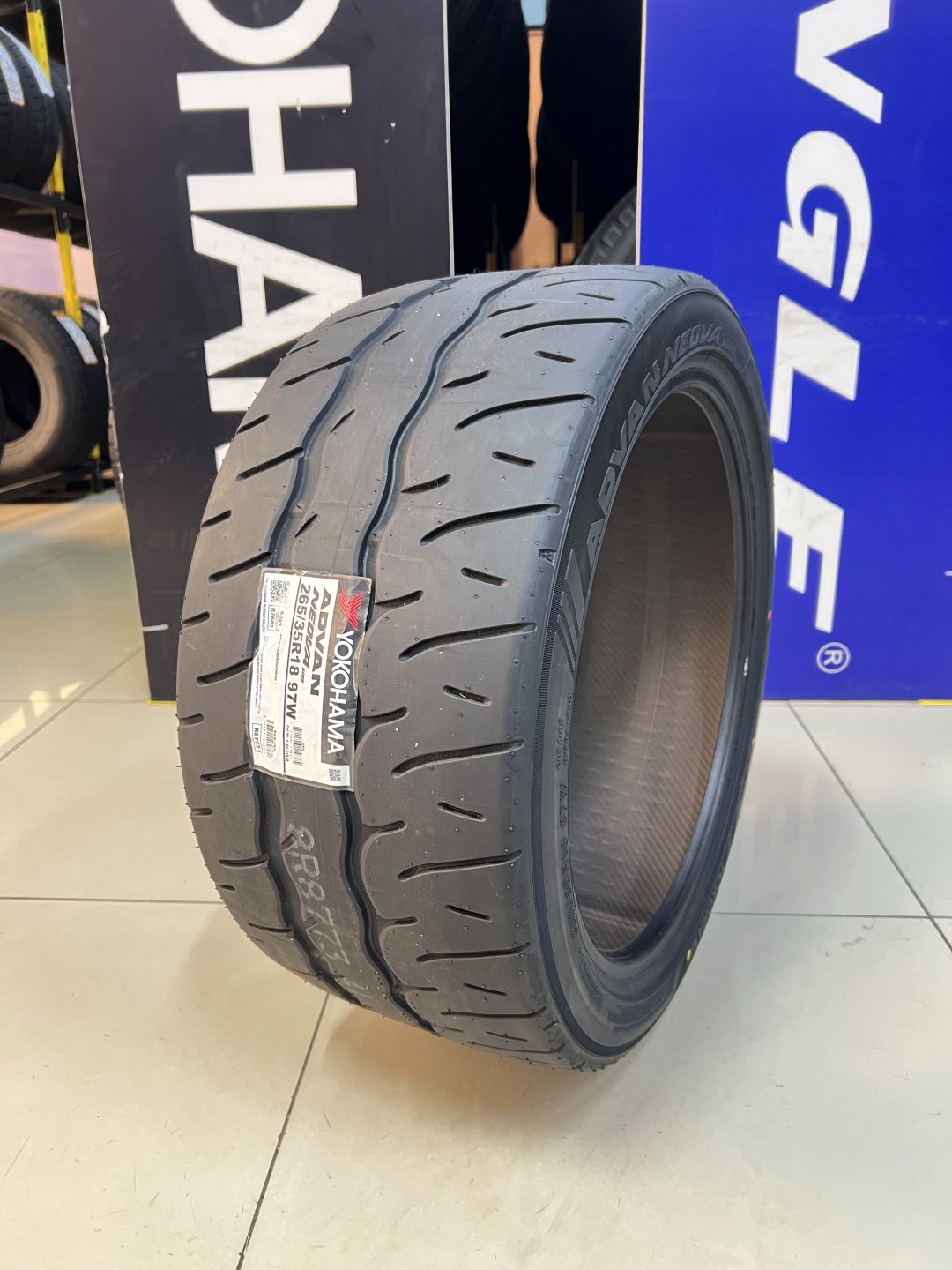 Yokohama Япония Neova AD09 265/35 R18 97 W без шипов купить,NaN