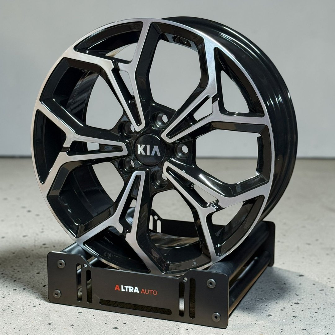 Kipardo KF85690 7.5x19/5x114.3 D67.1 ET45 4 диска черный, серебристый купить,NaN