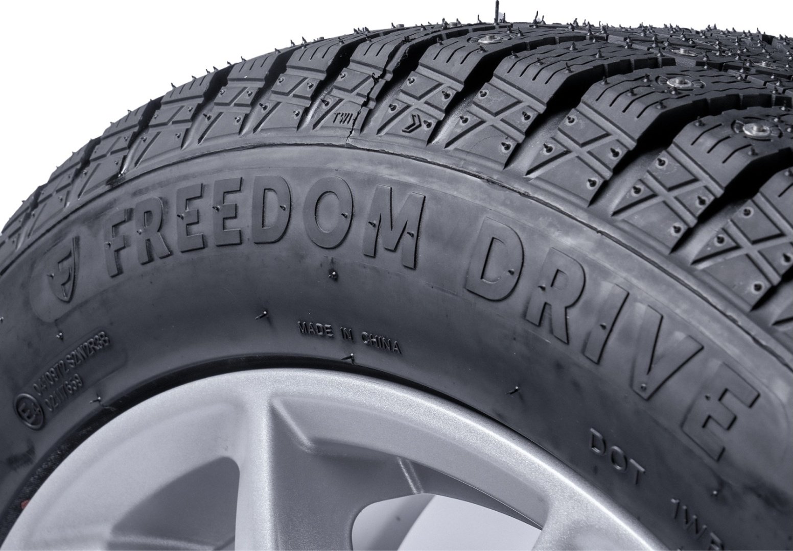 Freedom Drive North Claw 195/65 R15 95 T с шипами купить,NaN