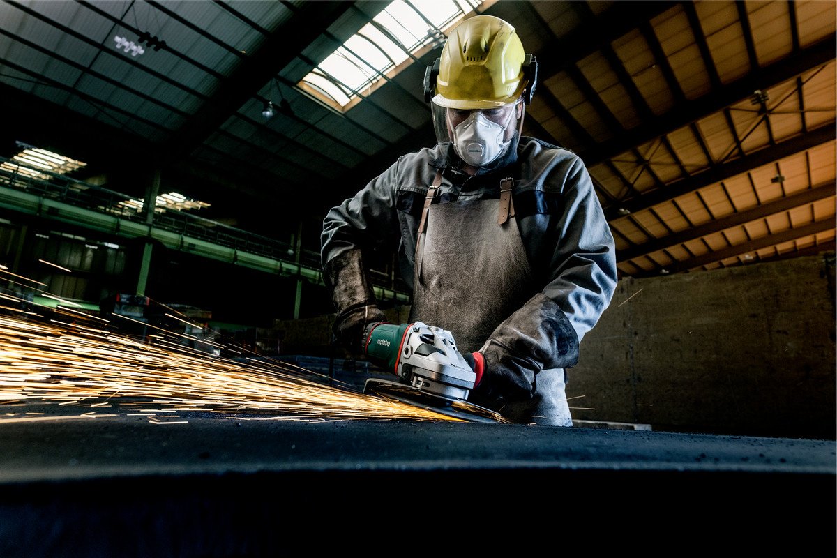 Шлифмашина угловая Metabo W 26-230 MVT купить,NaN