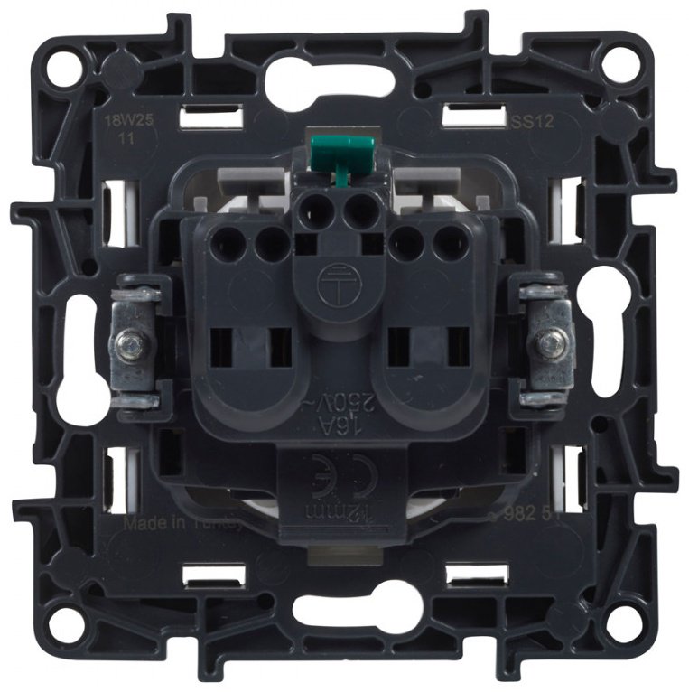 Розетка Legrand Niloe Step (863420), черный купить,NaN