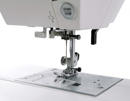Швейная машина Janome Decor Computer 7100 белая - ForteMarket Швейная машина Janome Decor Computer 7100 белая купить,0