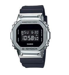 Часы Casio GM-5600-1DR