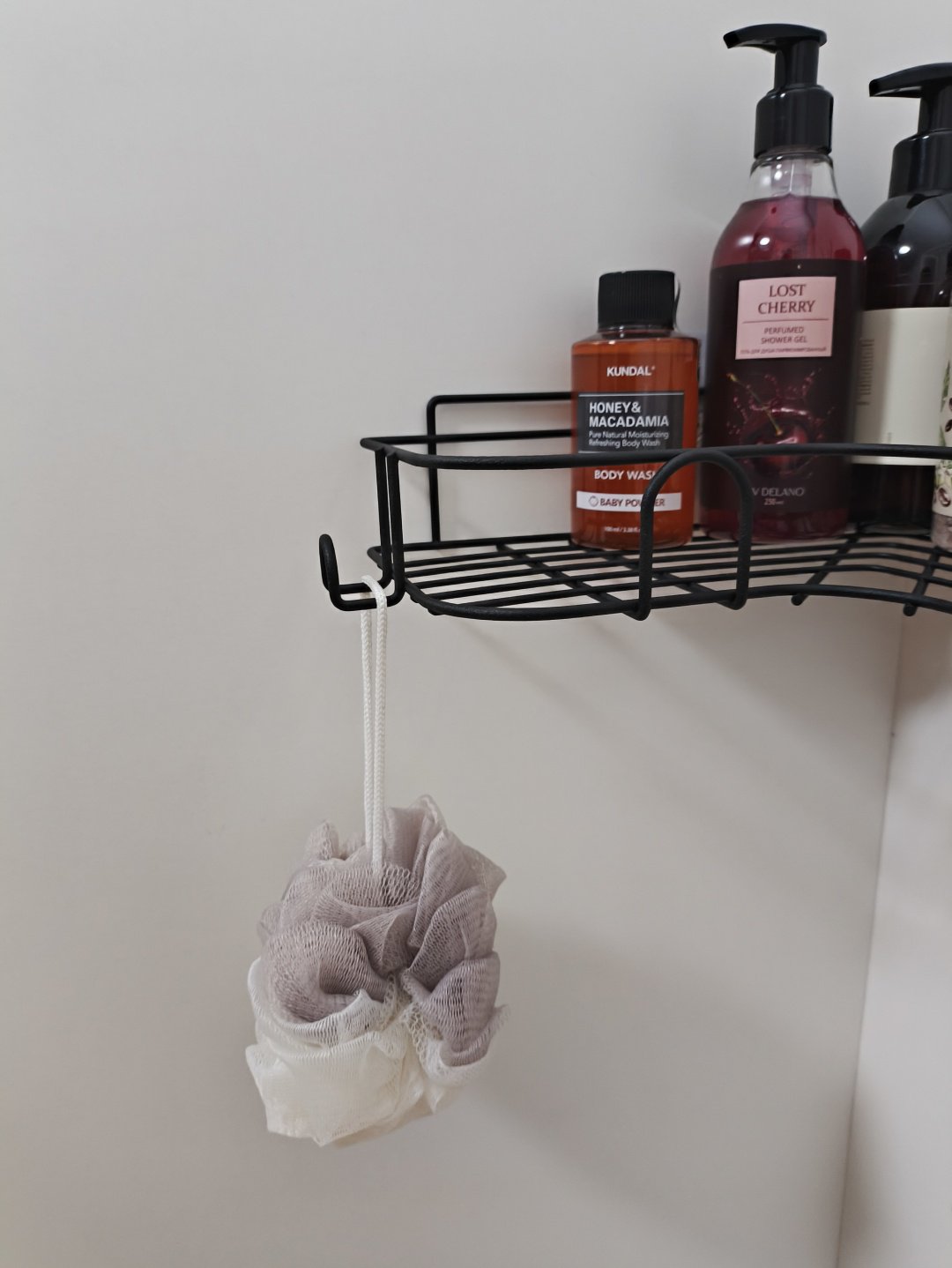 Полка для ванной П24430 с вешалками Sanflor, угловая, черный муар