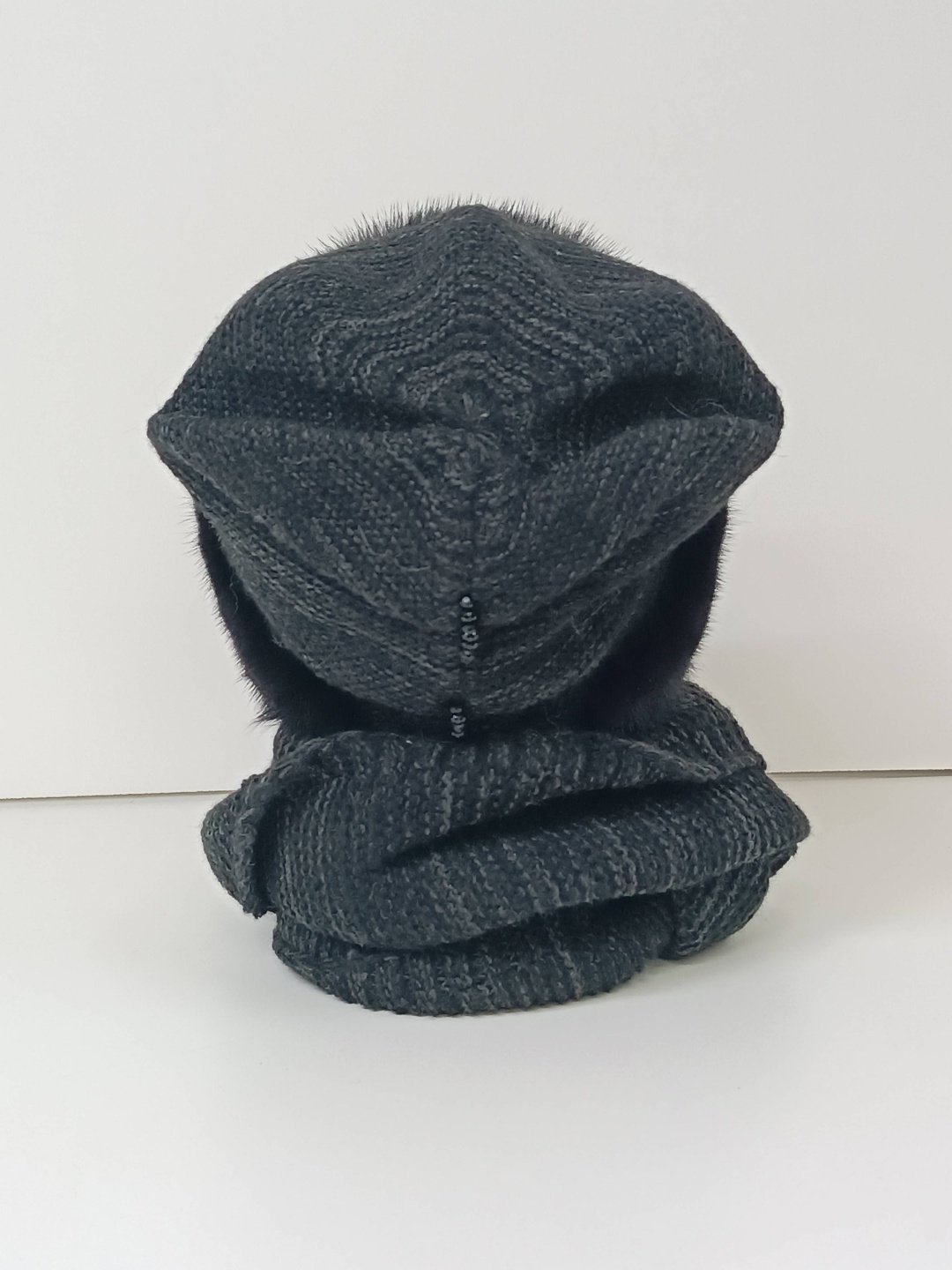 Шапка размер универсальный, черный