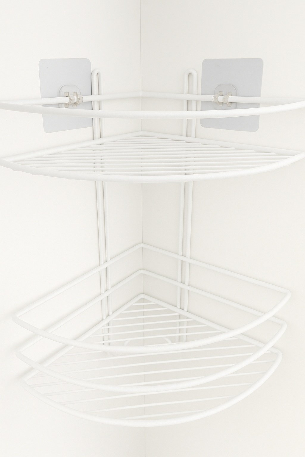 Полка для ванной П0002003 угловая с вешалками, 2 яруса ProfFero, белый муар