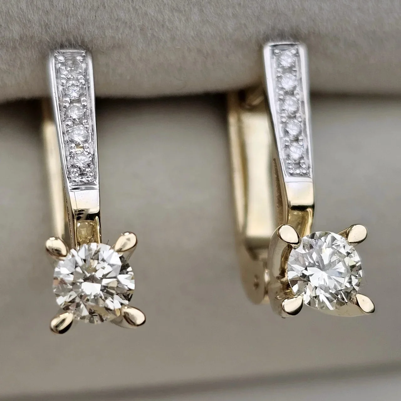 Комплект Deimantas 114120151 18р 0,46ct 0,67ct 0,10ct. купить,NaN