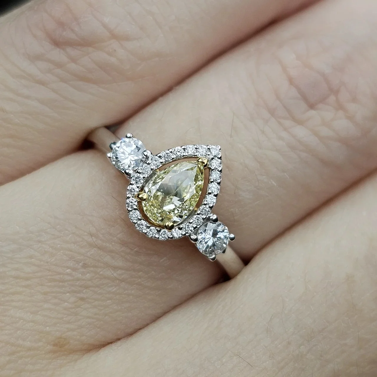 Кольцо Deimantas 113848167 17,5р 0,70ct 0,34ct. купить,NaN
