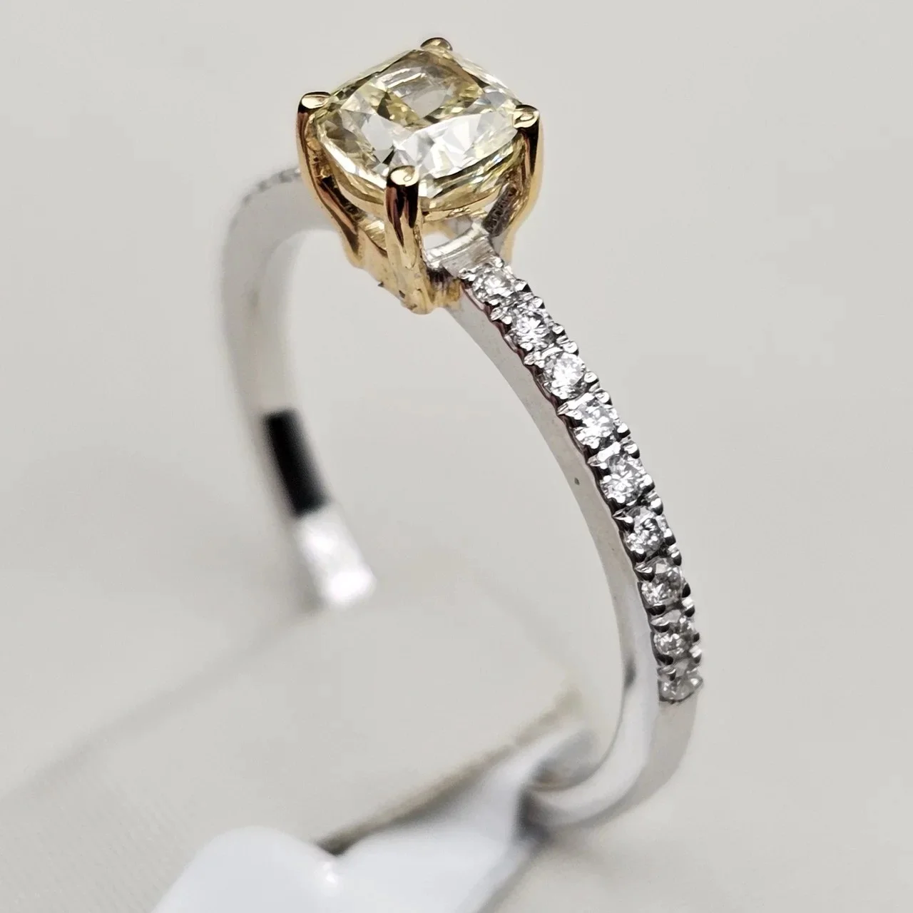 Кольцо Deimantas 113848077 17р 0,66ct 0,15ct. купить,NaN