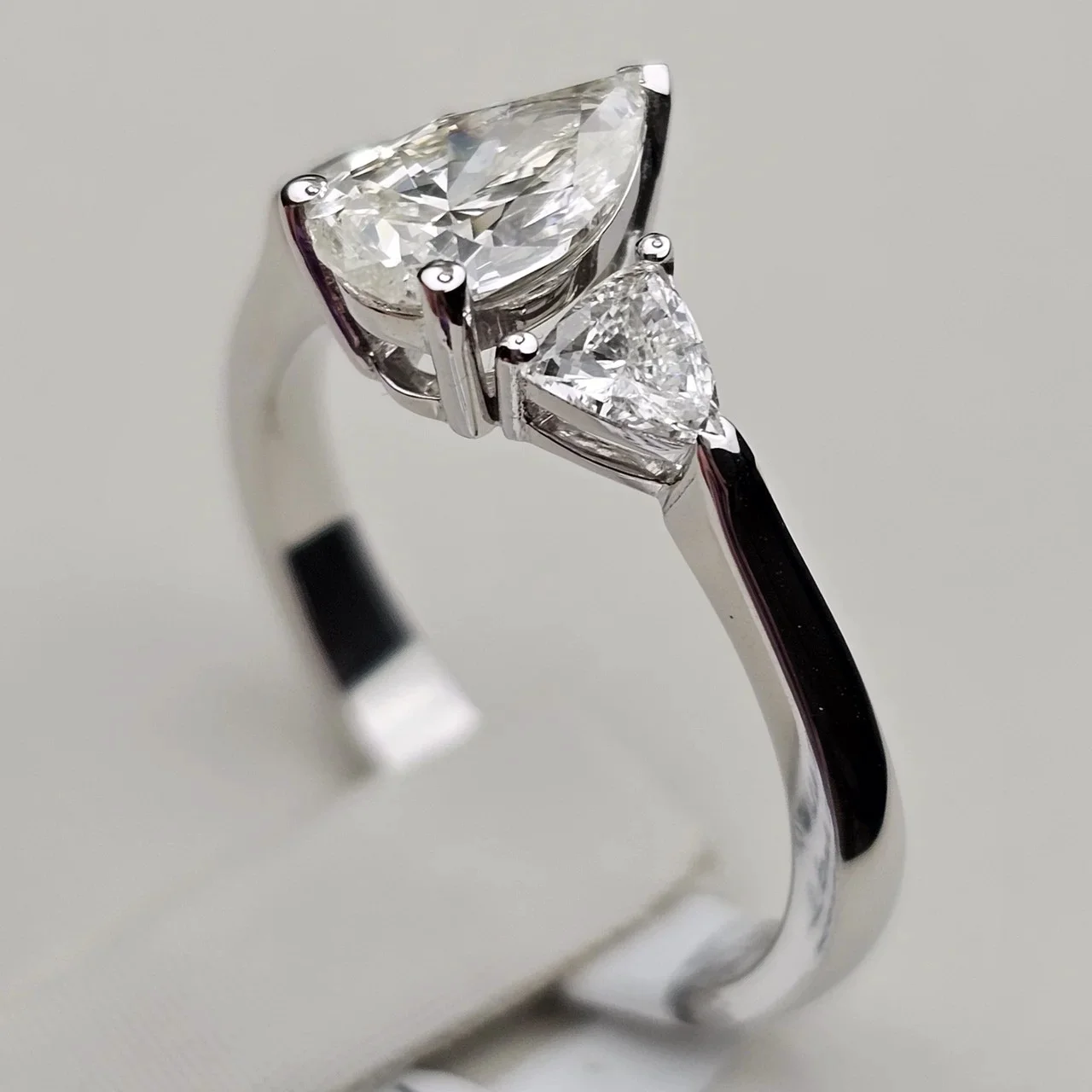 Кольцо Deimantas 113847989 18р 1,0ct 0,55ct. купить,NaN