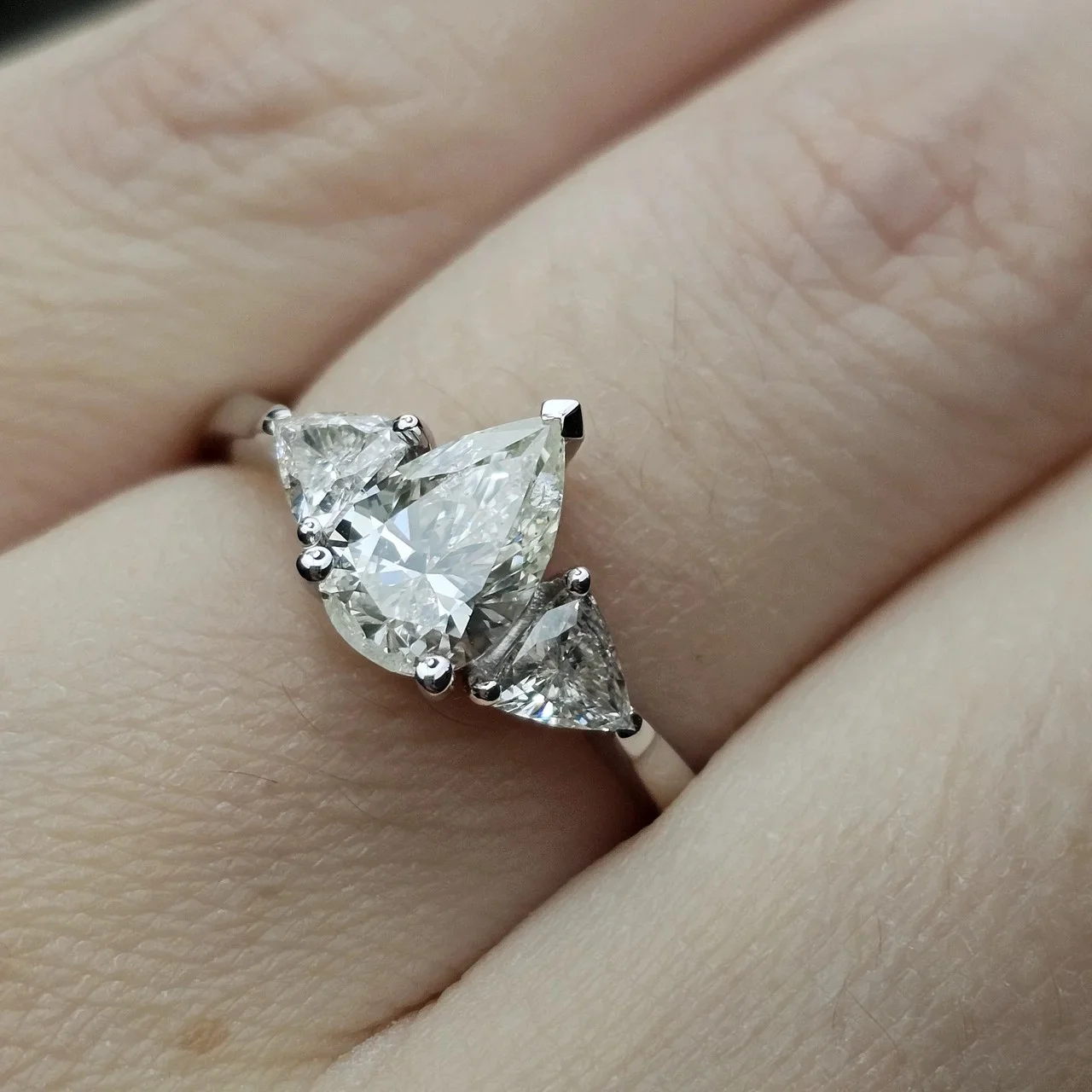 Кольцо Deimantas 113847989 18р 1,0ct 0,55ct. купить,NaN