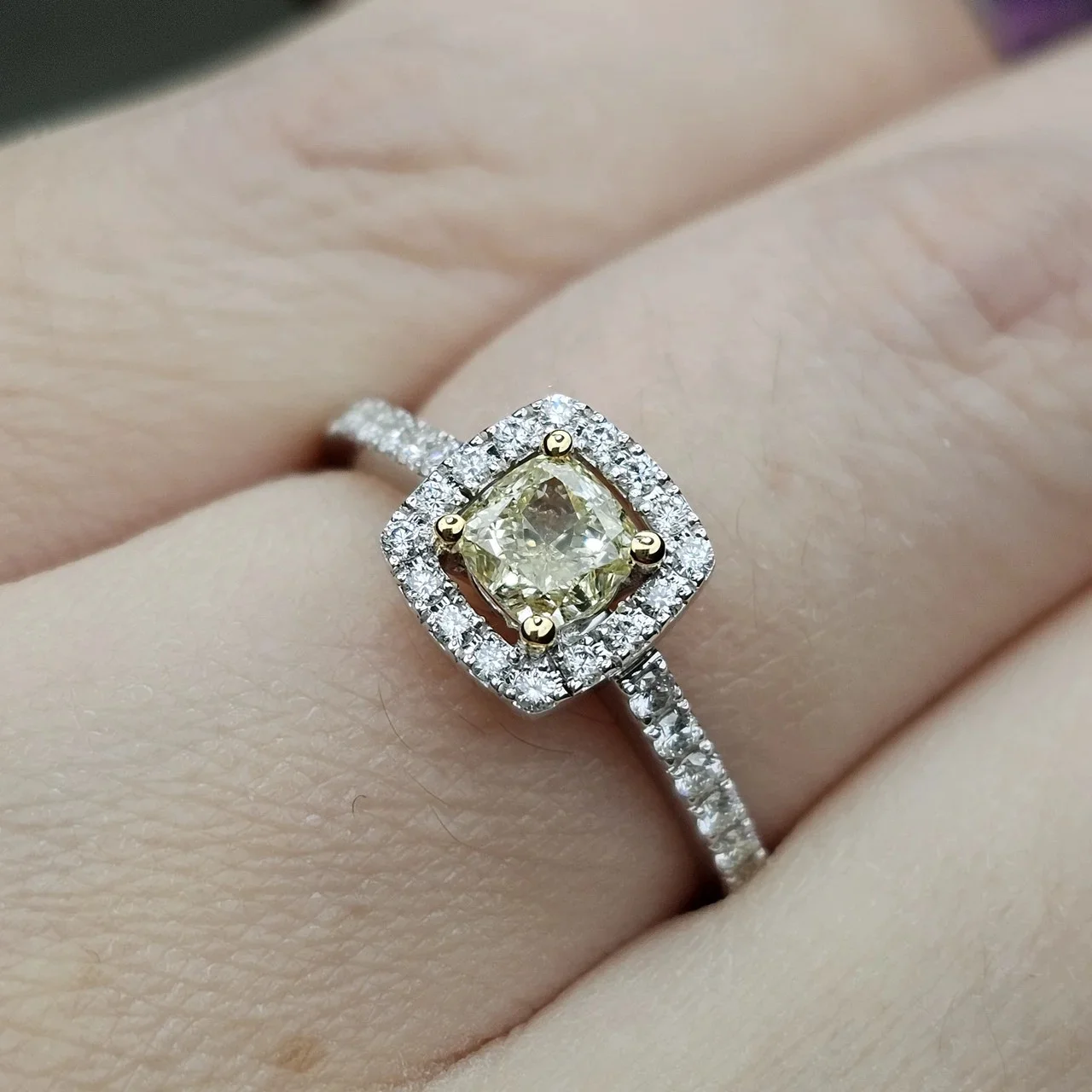 Кольцо Deimantas 113848154 17р 0,58ct 0,34ct. купить,NaN