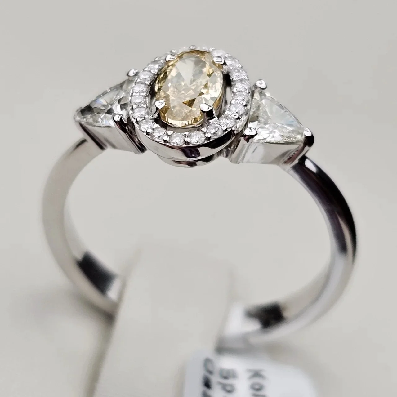 Кольцо Deimantas 113848096 18р 0,51ct 0,37ct 0,15ct. купить,NaN