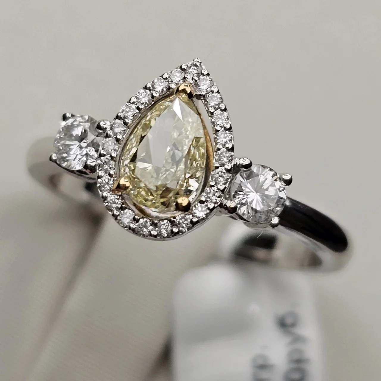 Кольцо Deimantas 113848167 17,5р 0,70ct 0,34ct. купить,NaN