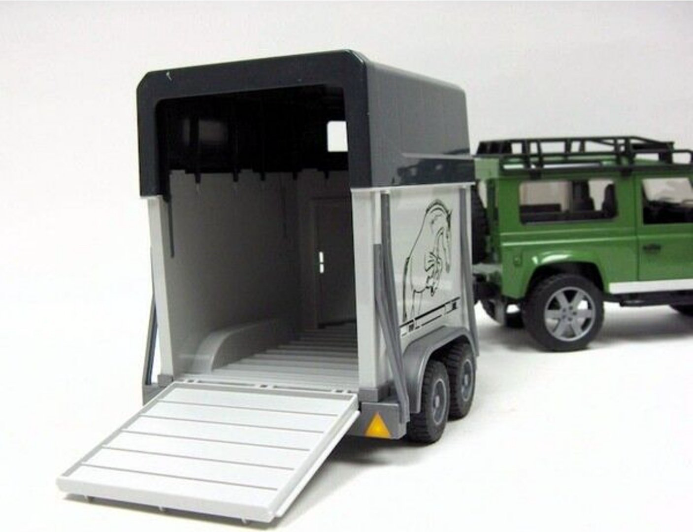 Внедорожник Bruder Внедорожник Land Rover Defender мультиколор купить,NaN