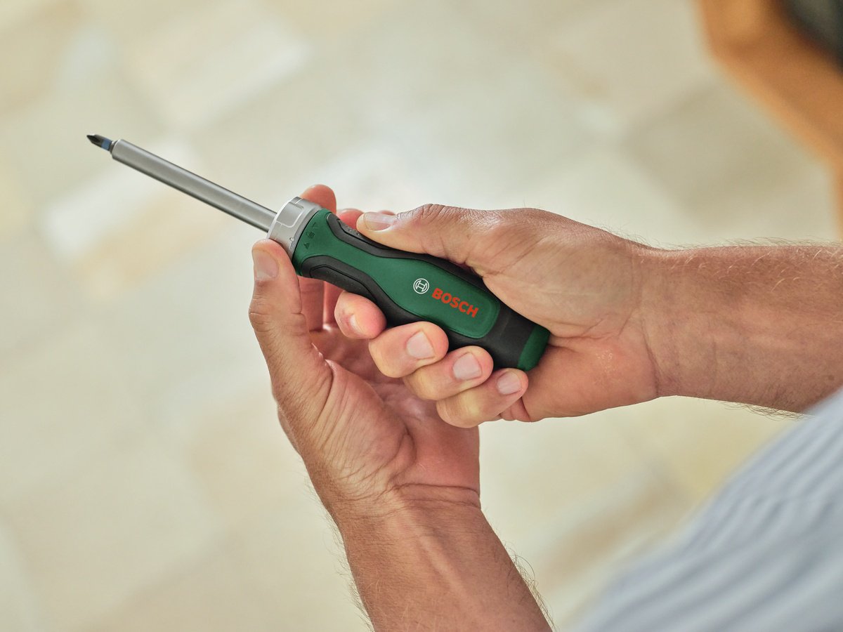 Bosch отвертка с насадками 1600A02Z9A набор из 18 купить,9590