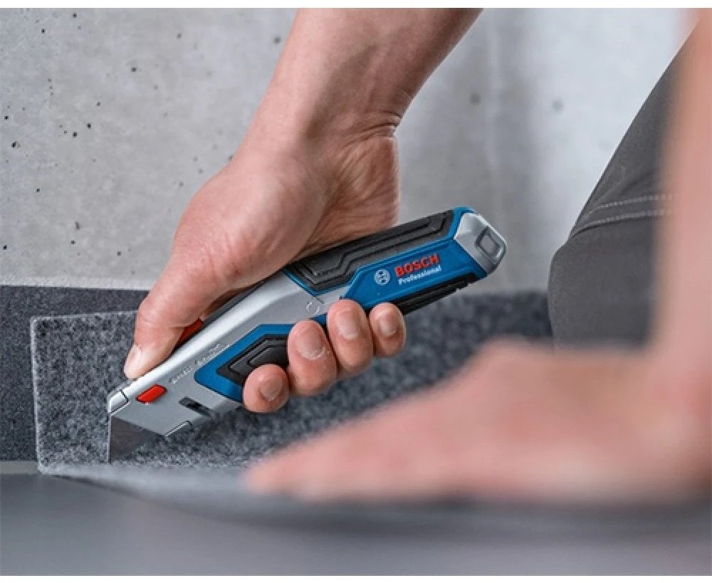 Строительный нож с выдвижным лезвием Bosch Professional, 1600A01V3H 1 шт