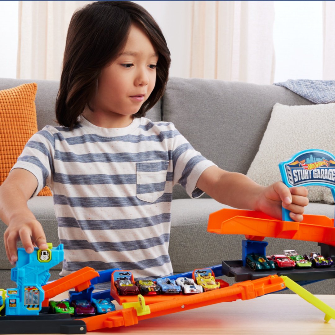 Детские треки и авторалли Hot Wheels Transforming Stunt Garage мультиколор купить,NaN