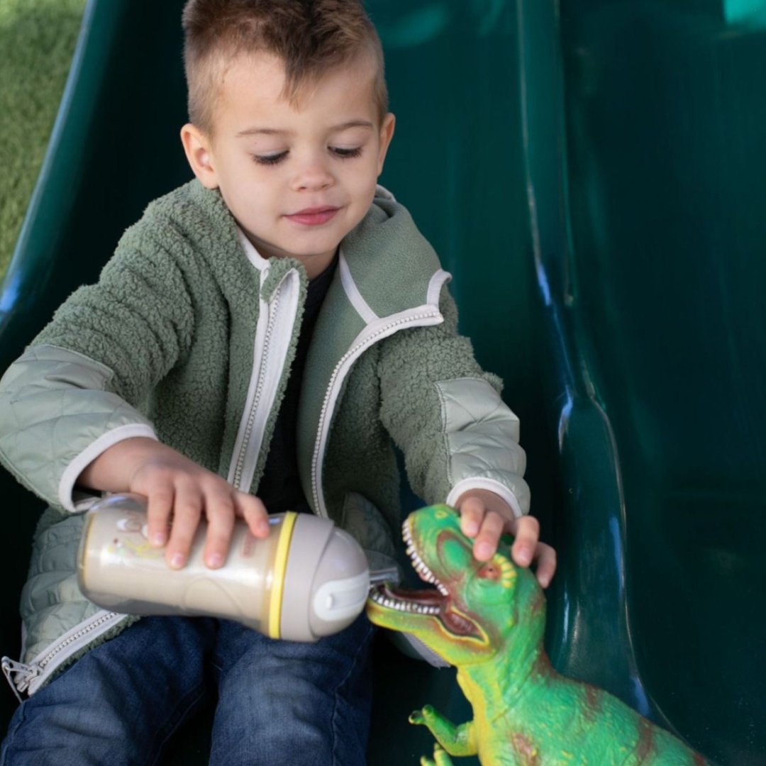 Поильник с трубочкой Chicco, 266 мл, серый купить,NaN