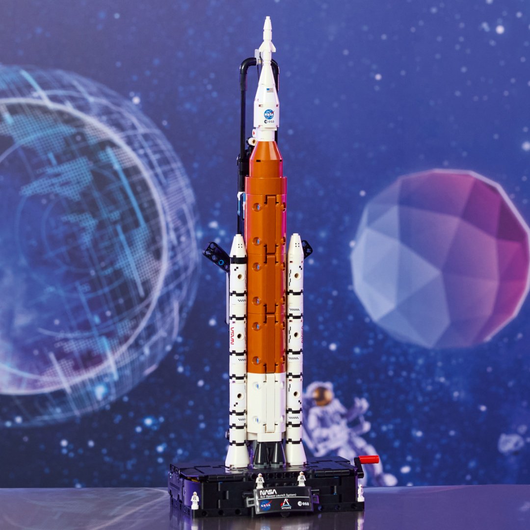 Конструктор LEGO Ракета Space Launch System программы NASA «Артемида» 42221, деталей 632 шт купить,NaN