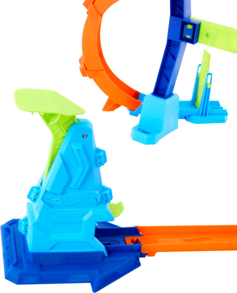 Набор Hot Wheels Stunt Track. Corkscrew Jump Champion купить,NaN