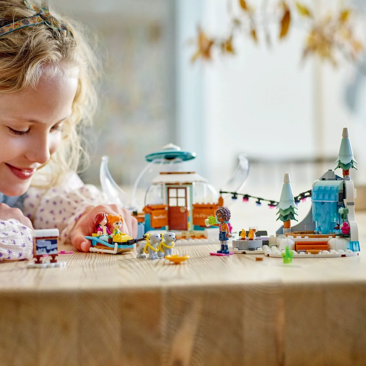 Конструктор LEGO Подружки Праздничное приключение в иглу 41760