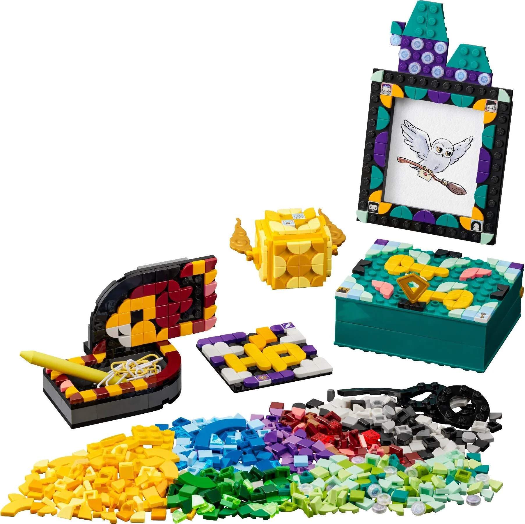 Конструктор LEGO DOTs Настольный комплект Хогвартс 41811