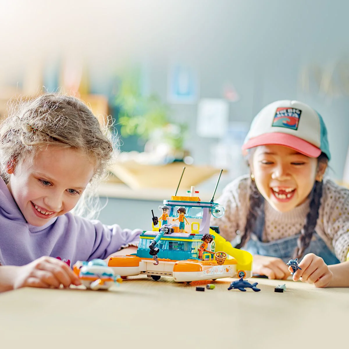 Конструктор LEGO Подружки Морская спасательная лодка 41734