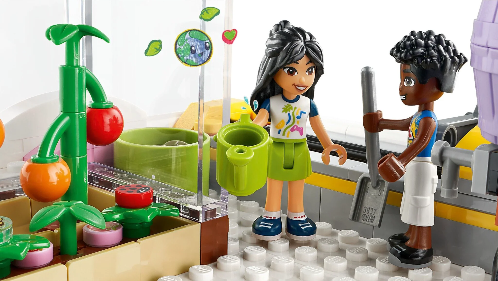 Конструктор LEGO Подружки Многоэтажный дом Хартлейк-Сити 41748