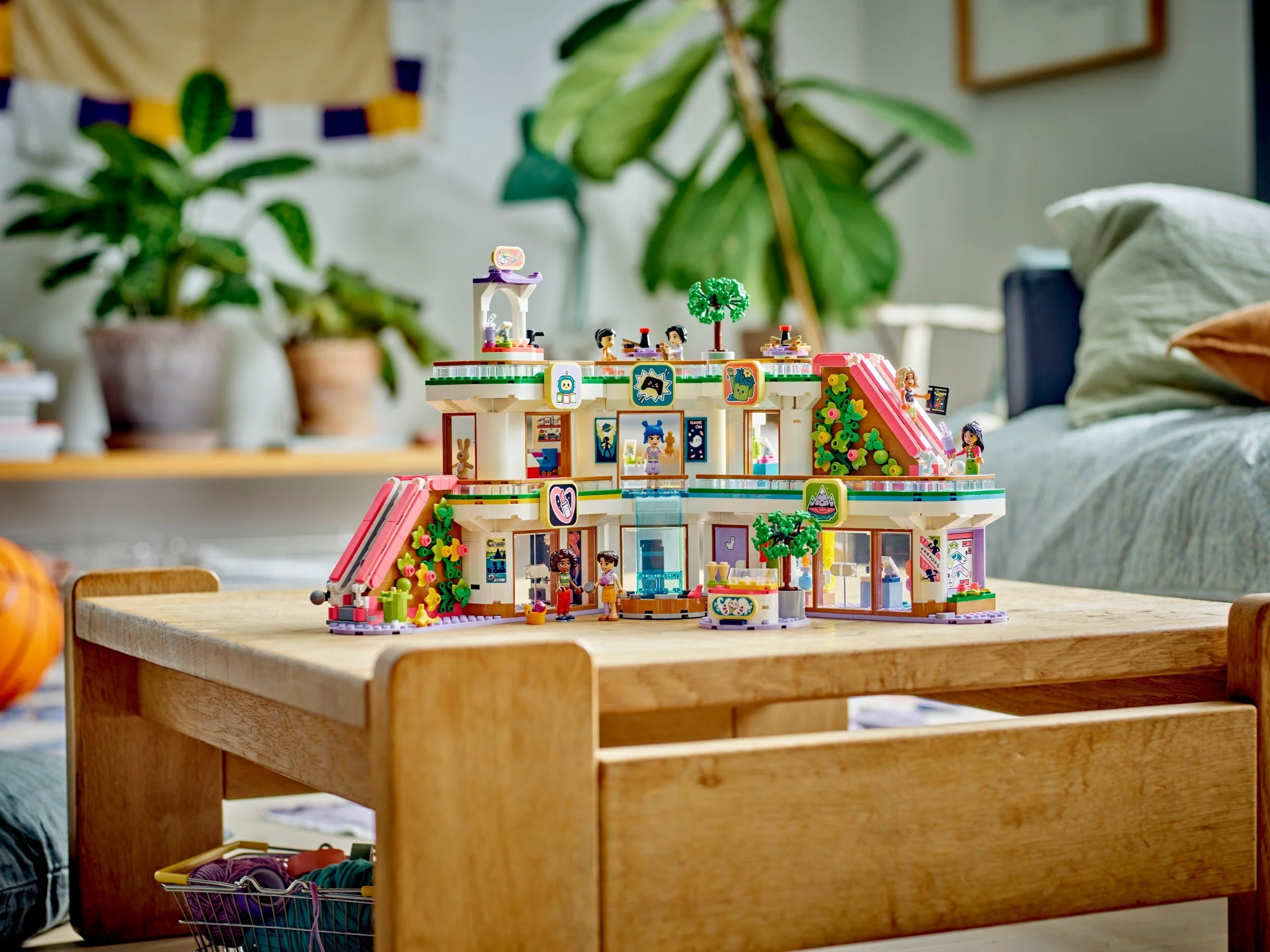 Конструктор LEGO Подружки Торговый центр Хартлейк-Сити 42604 - ForteMarket Конструктор LEGO Подружки Торговый центр Хартлейк-Сити 42604 купить,0