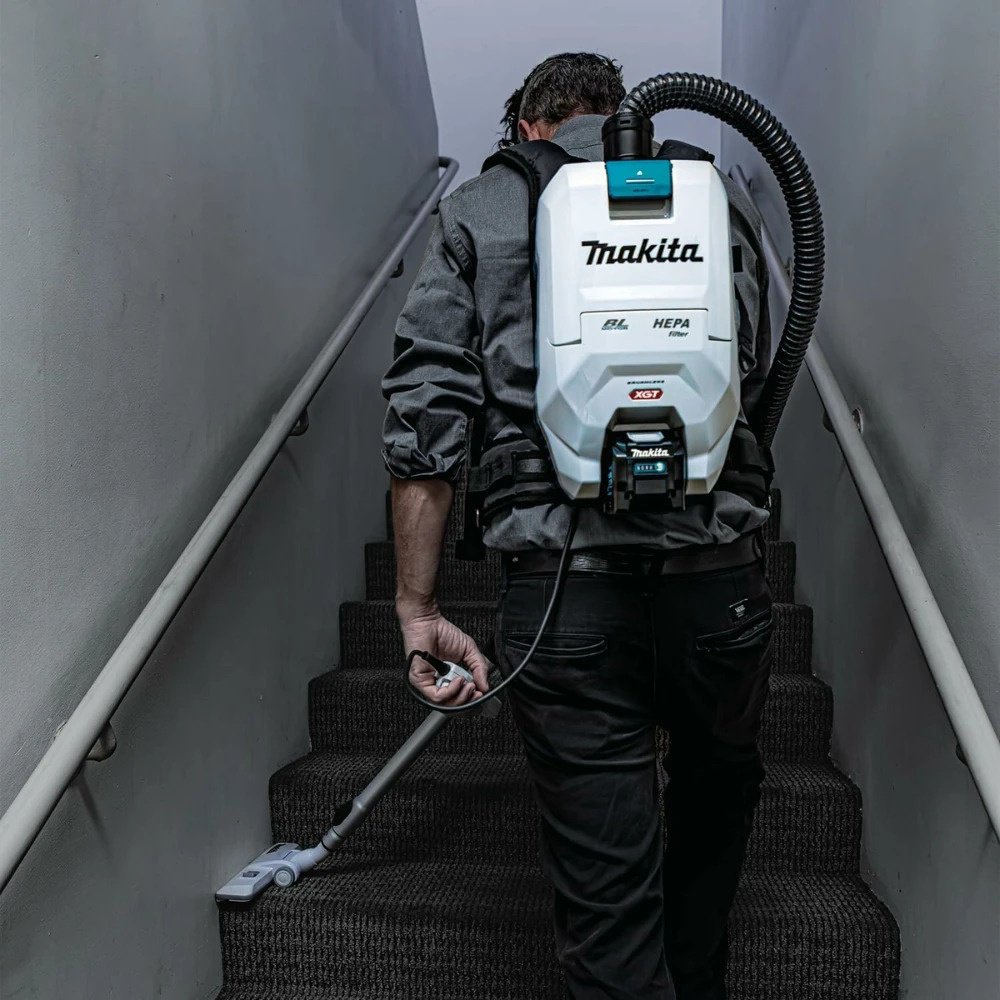 Строительный пылесос Makita VC008GZ09+PSKGRU1 купить,NaN