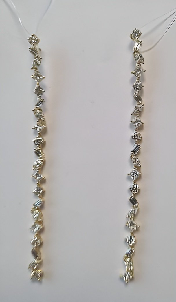 Серьги Damiani 81092651 6.07гр 3.4крт купить,NaN