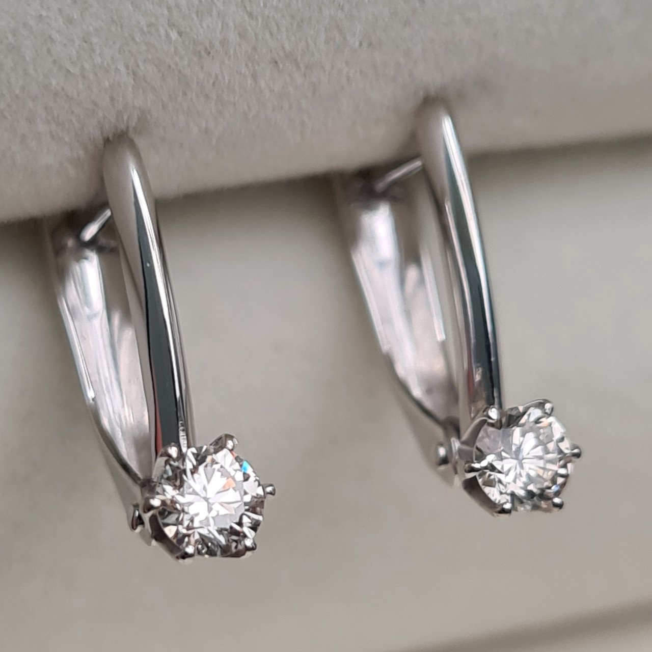 Серьги Deimantas 93451202 1,69гр 0,32ct. купить,NaN