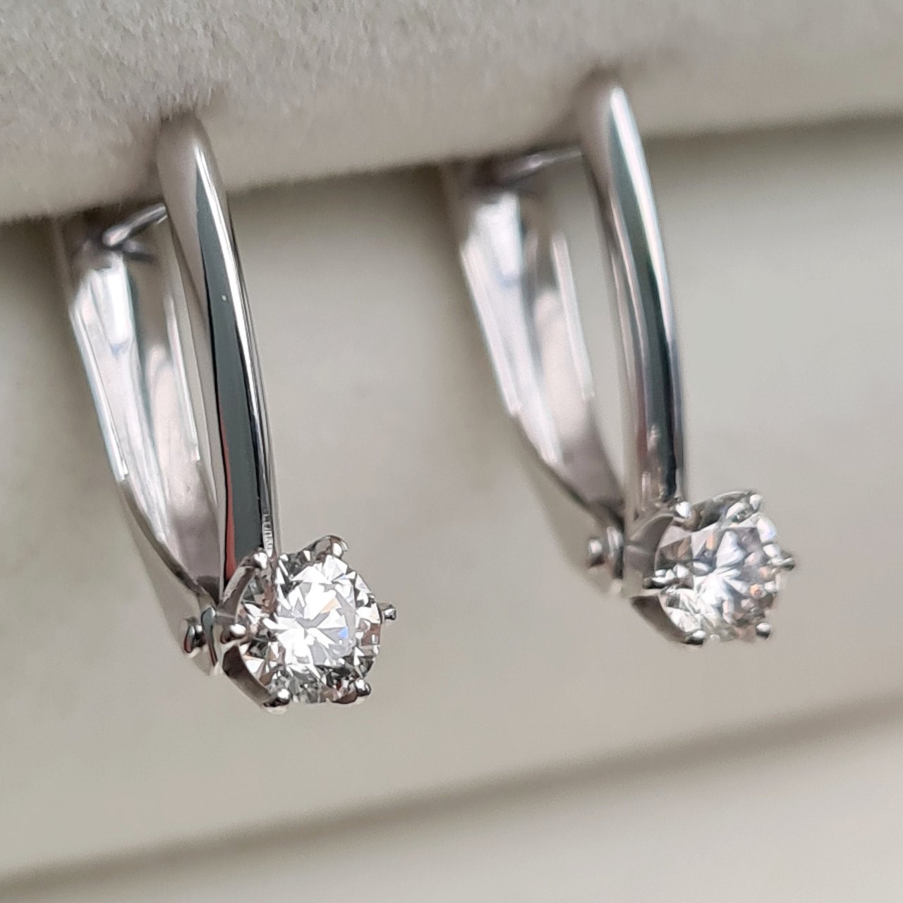 Серьги Deimantas 93451202 1,69гр 0,32ct. купить,NaN