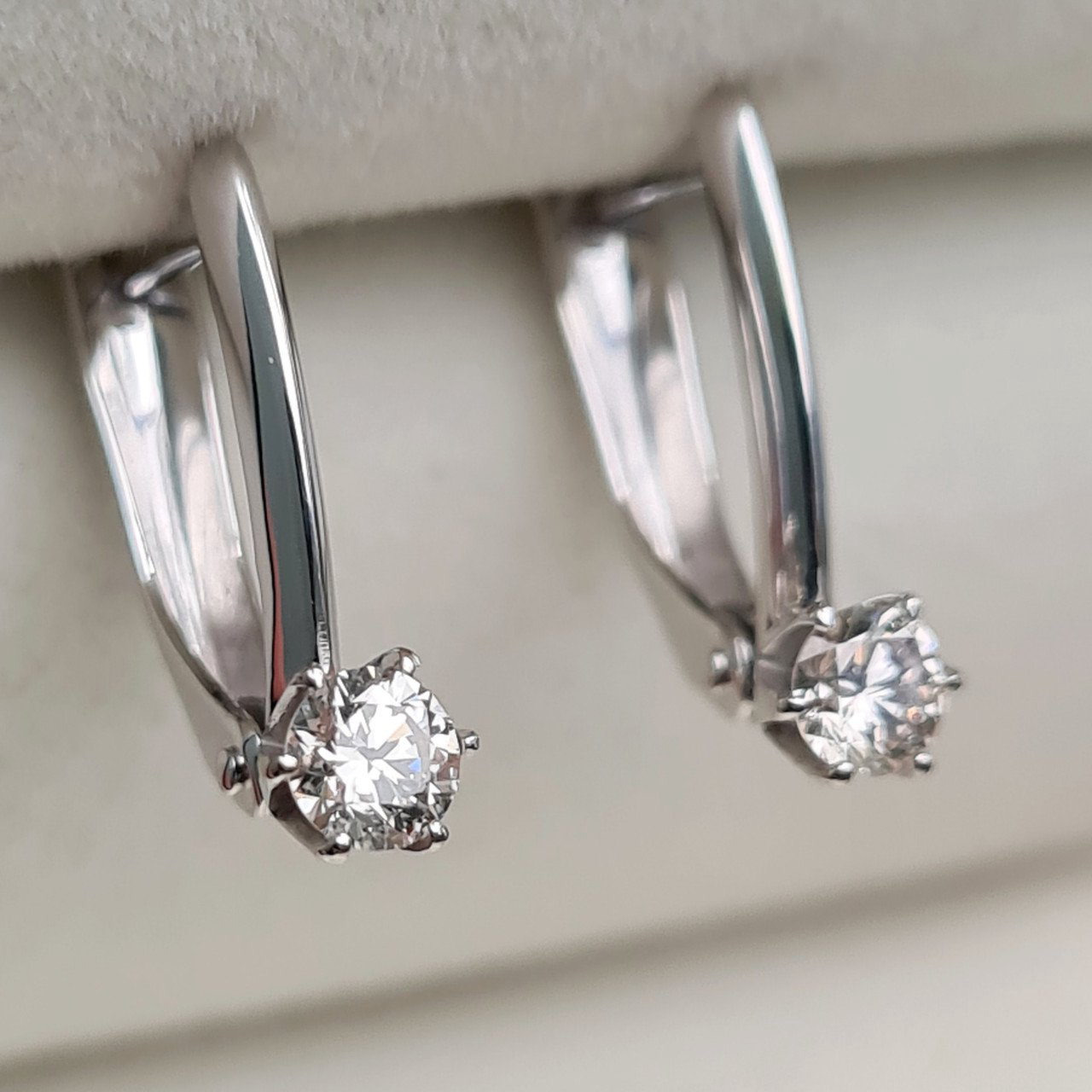 Серьги Deimantas 93451202 1,69гр 0,32ct. купить,NaN