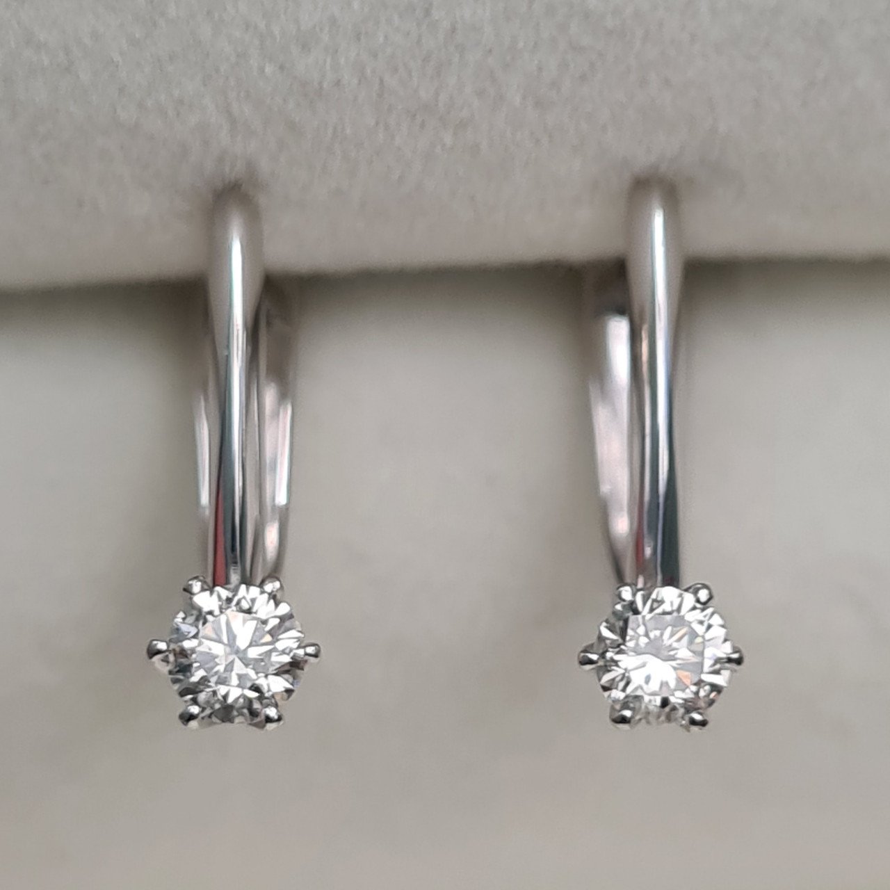 Серьги Deimantas 93451202 1,69гр 0,32ct. купить,NaN