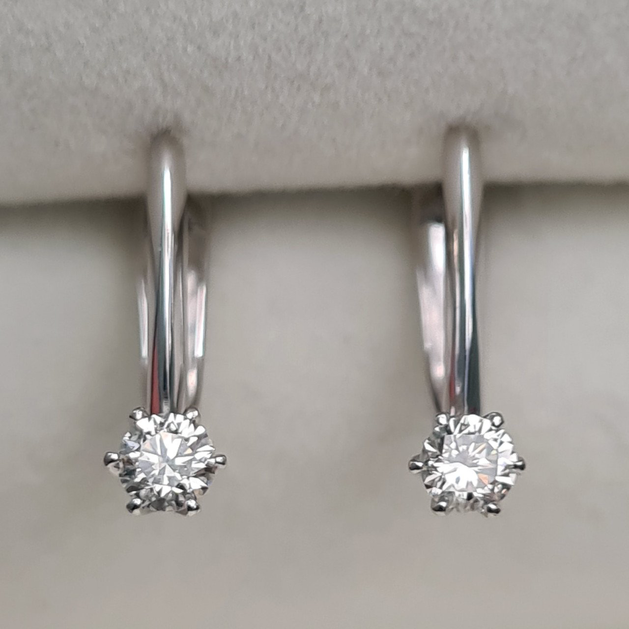 Серьги Deimantas 93451202 1,69гр 0,32ct. купить,NaN