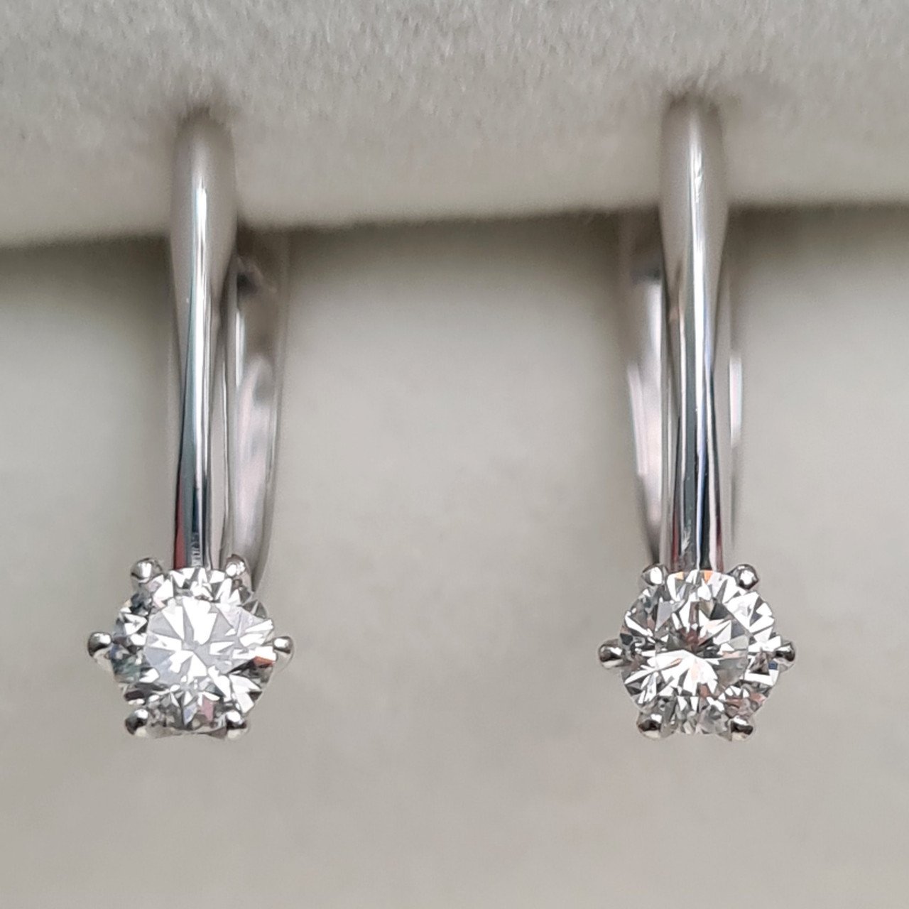 Серьги Deimantas 93451202 1,69гр 0,32ct. купить,NaN