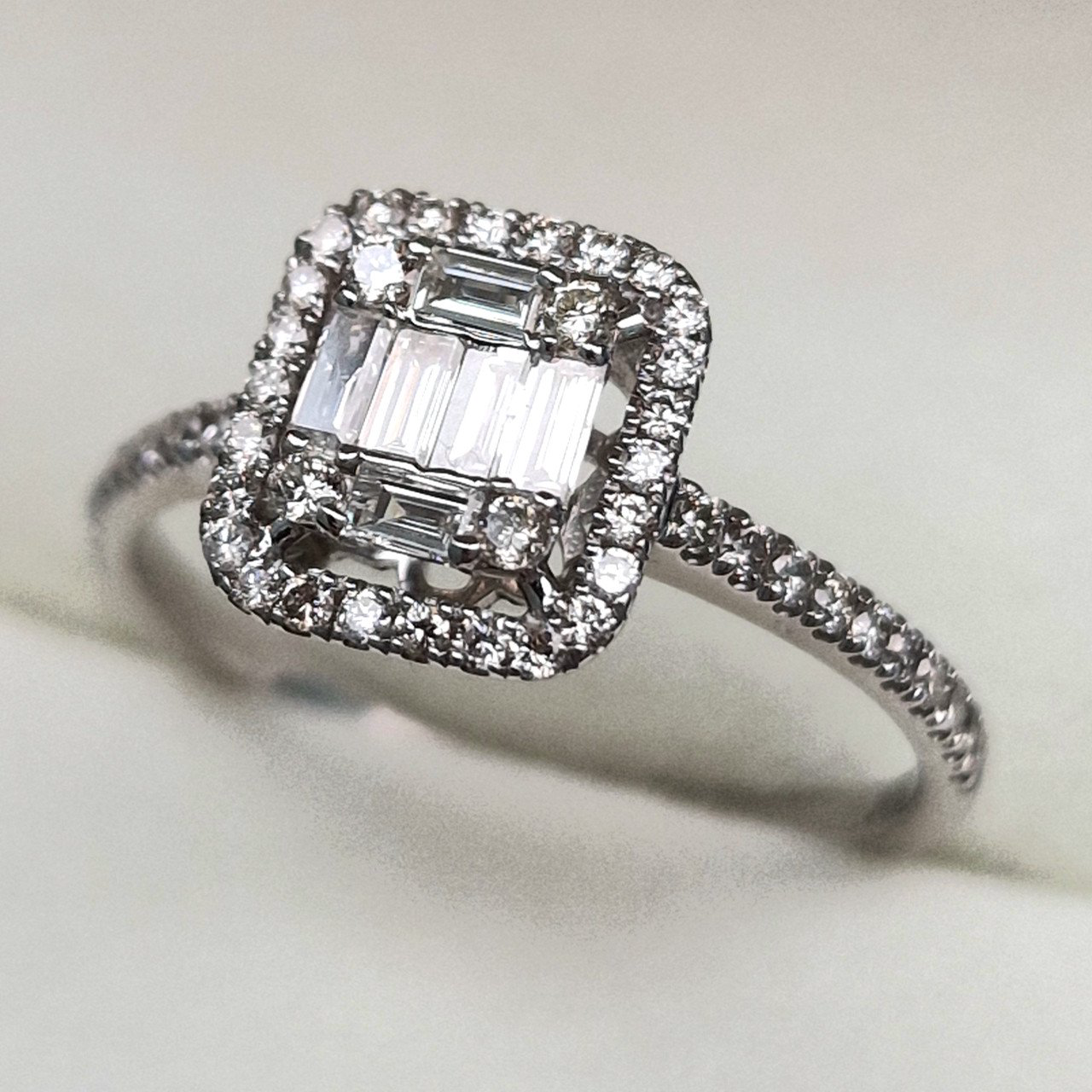 Кольцо Deimantas 99241212 18р 2,3гр 0,60ct. купить,NaN